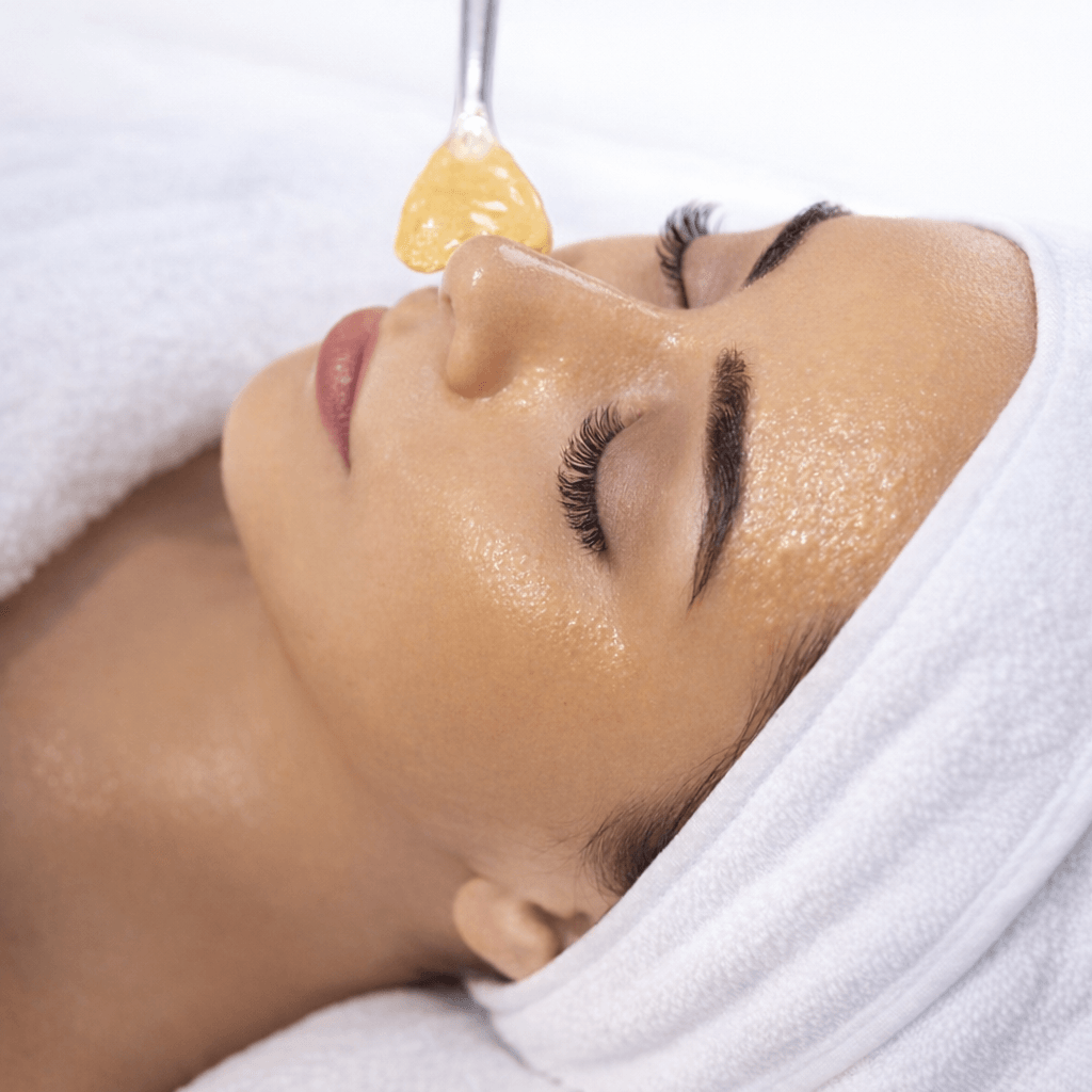 Изображение услуги: Золотой (ретиноловый) пилинг